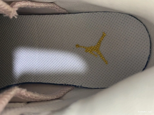 DH9696-100 Jordan Hoops Gold (W) 6 Retro Air 0525